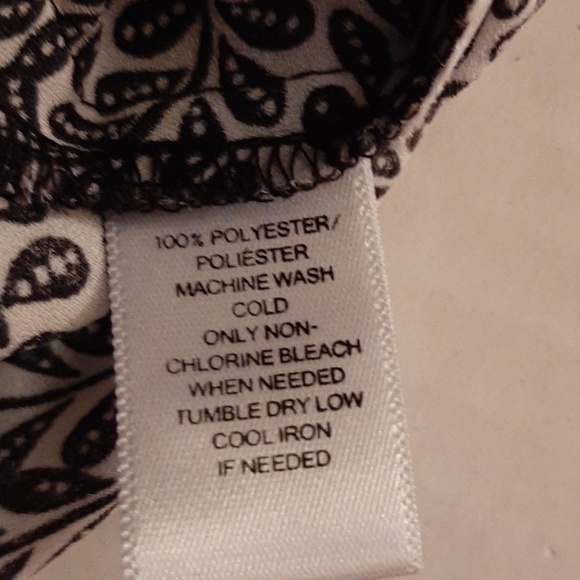 Black and white top. Medium - Picture 3 of 3